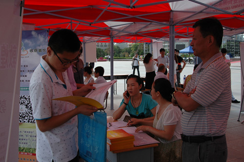 筑巢引凤，吸纳人才 敦煌种业参加酒泉市人社局组织的大型人才招聘会