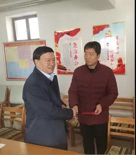 敦煌种业领导看望慰问公司老干部、老党员及困难党员职工